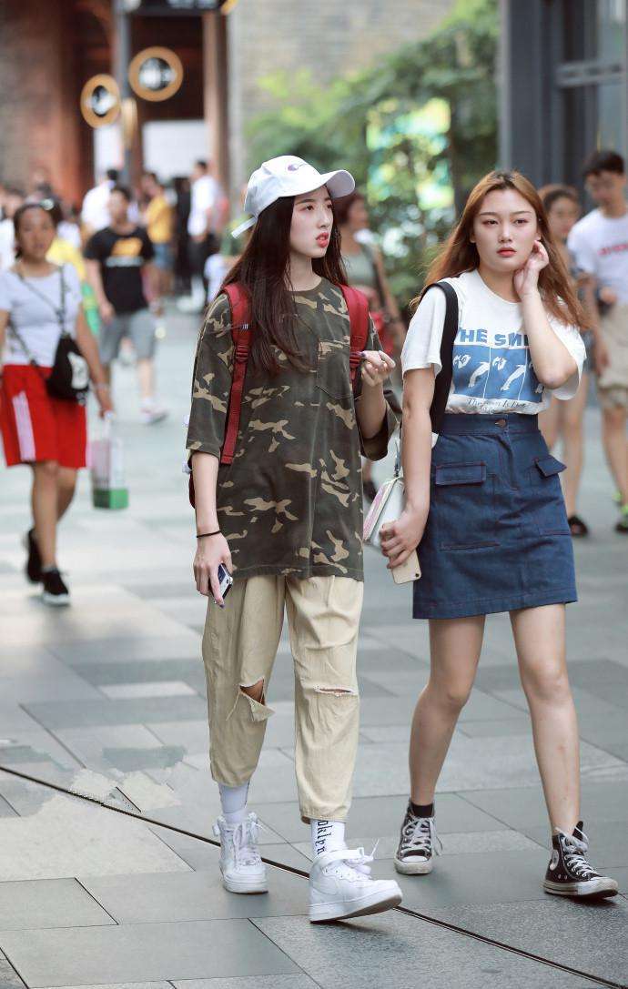 简洁大方的搭配单品, 更能为你增添自信的魅力!