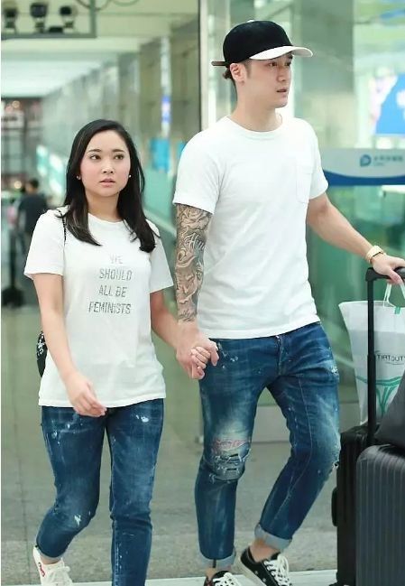 毕雯珺被微商包养;蒋劲夫与女友;霍建华又被群嘲;新晋姐妹花的塑