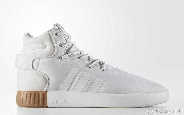 球鞋赶超周杰伦、鹿晗，TFboys王源竟是隐藏的“00后鞋头”！上