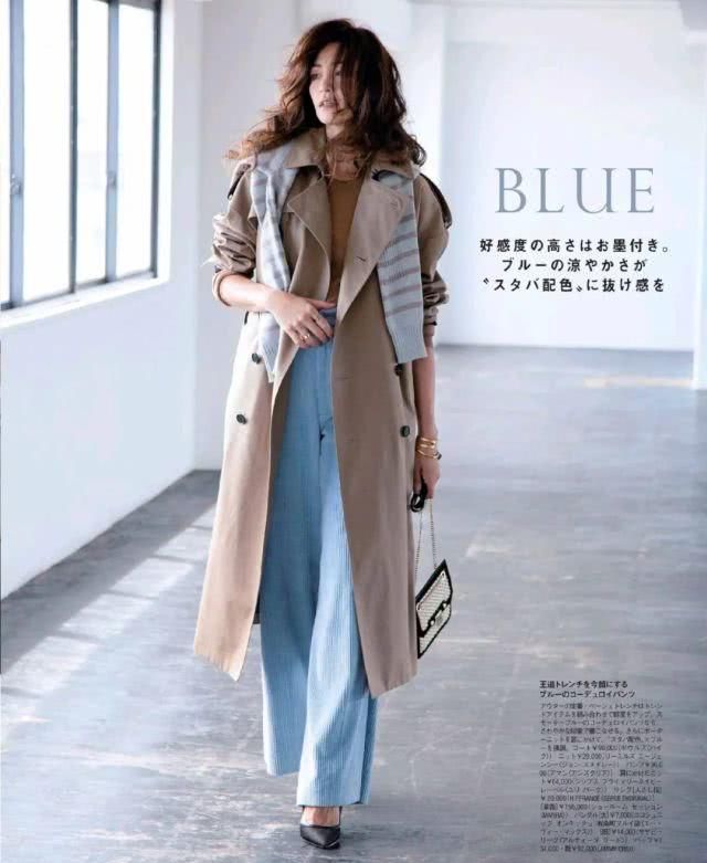  「粉裤子」别再黑白灰了，这个颜色的裤子也很美