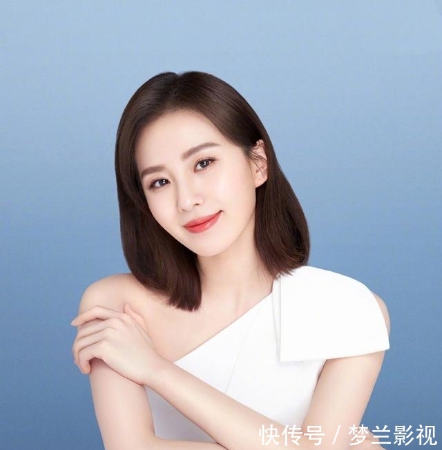 『 开叉』穿蓝色开叉长裙秀美腿，宁静淡雅，刘诗诗真的是“气质女神”