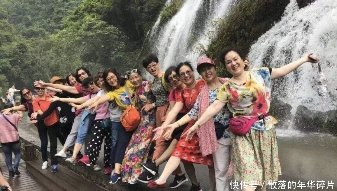 中国最“坑”5大景区，门票100就看人工石，游客：以后不去了