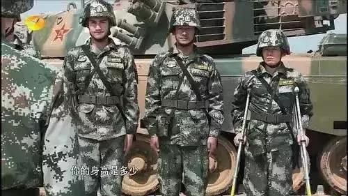 陈法拉和baby撞衫，看脸baby赢了，看脚暴露了baby的缺点