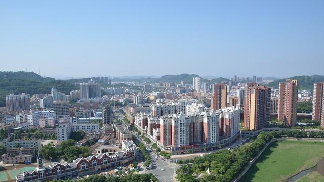  gdp|广东有个地级市 人口才211万 GDP竟然超8多千亿