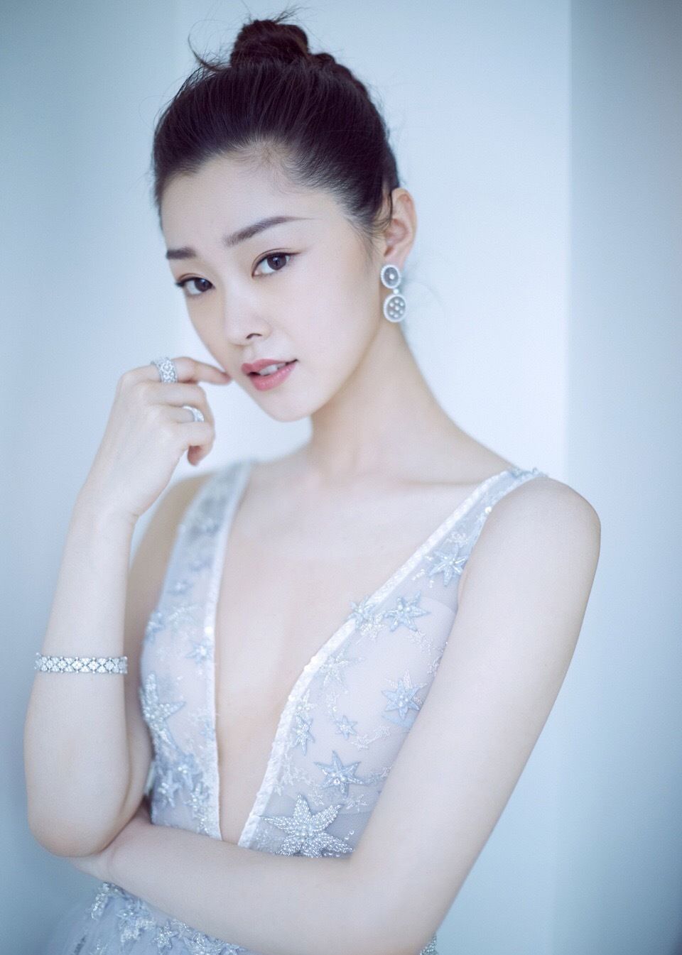 旗袍女神宋轶，气质太好晚礼服也可以轻松驾驭