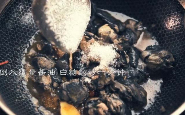 「田螺」这种售价一万多的鸡,外国人都当宠物养着,在安徽农村用来烧田螺