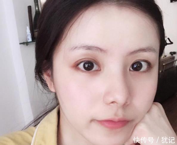  「等于」涂精华时，直接上脸等于涂“水”？做好这2点，皮肤白嫩很简单