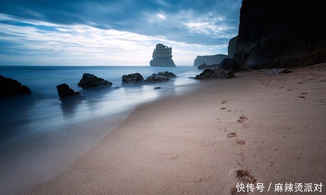  沙子：为什么建筑队宁愿开挖河沙、海沙，也不搬运沙漠中现成的