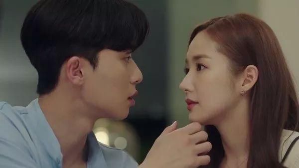 求金秘书的自信秘籍？靠的不止是“人美会穿衣”！更是……