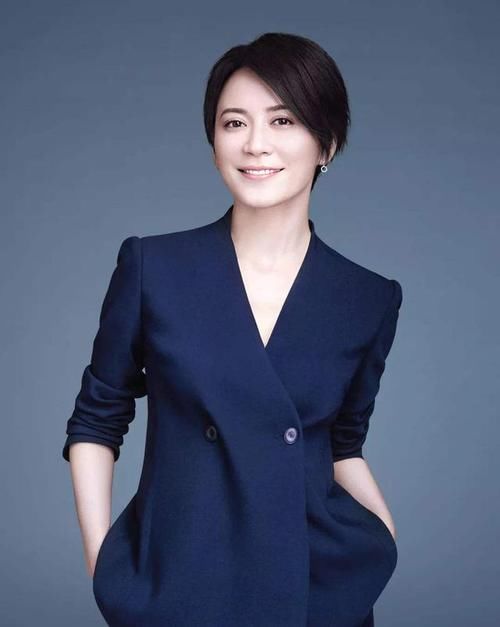  #女人#有格调的女人，在穿搭上一定要满足这3种特征 ，给人一种独特气质