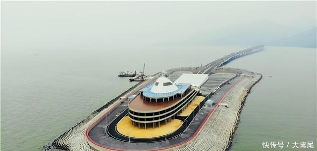 外国否定中国能建港珠澳大桥, 公然叫价3000亿接手 , 惨被打脸
