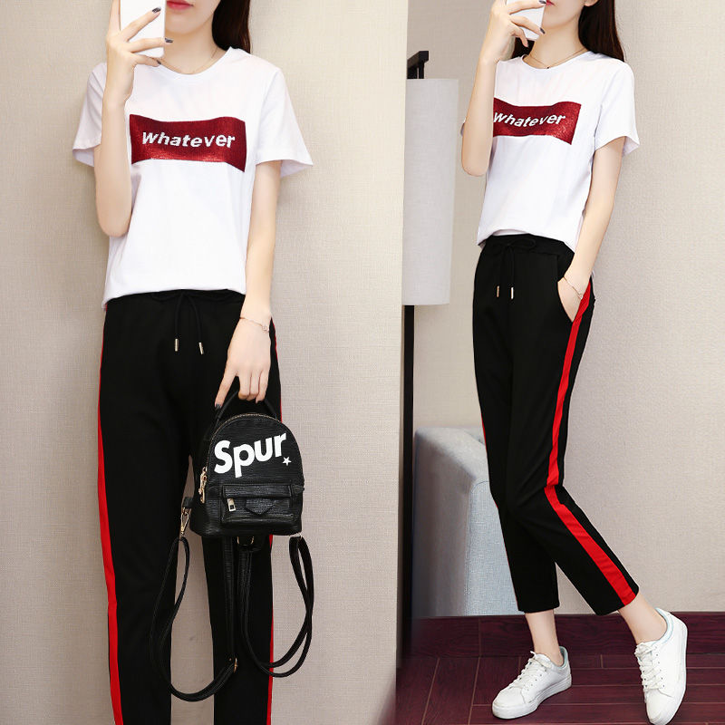 健身服里的女人身材真棒!紧身衣勾勒性感迷人线条,美得不能自拔