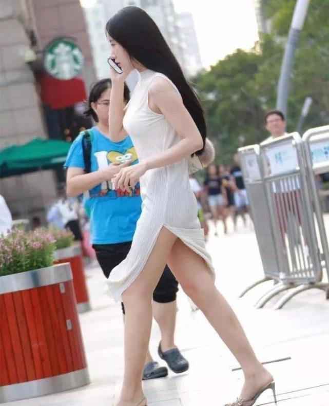 街拍：假如花5万追女生，图3辣妈和图4小美女，谁能追到手？