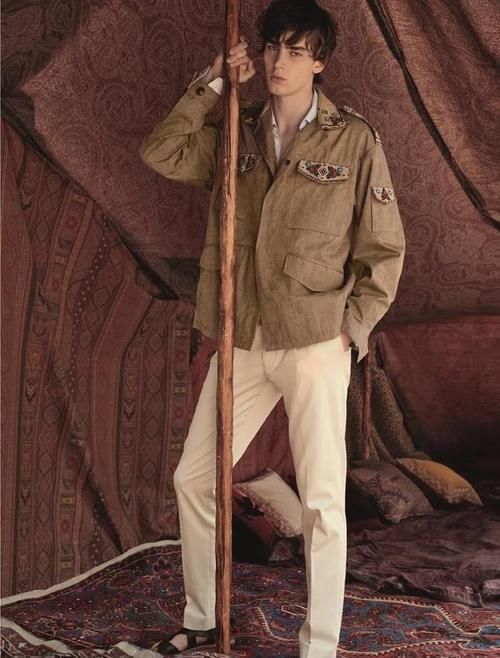  ETRO：ETRO 2020春夏系列，利落剪裁化繁为简，彰显睿智干练气场