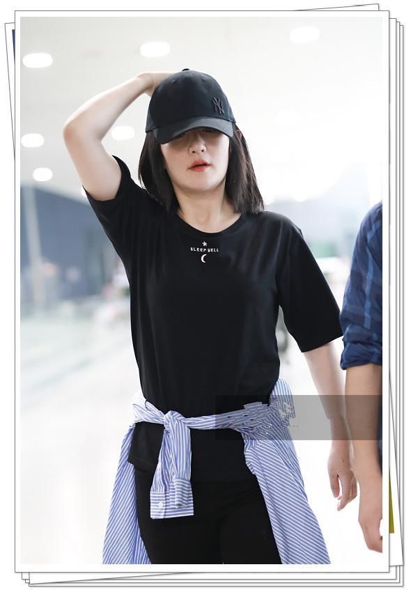 没毛晓彤少女脸真别把衬衫系腰上，像谢娜一样秒变女汉子就尴尬了