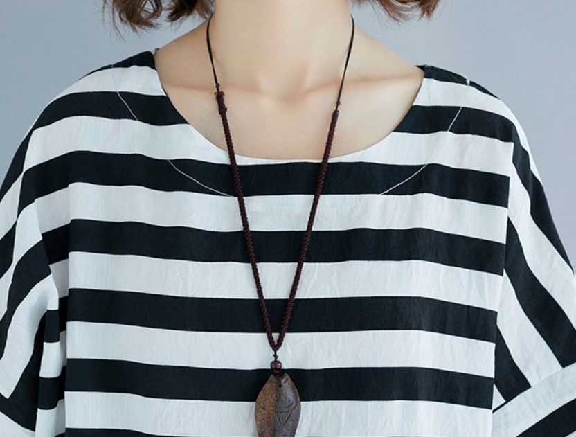 现在特流行这样穿:”裤子失踪“穿，宽松T恤+短裤，时尚时尚