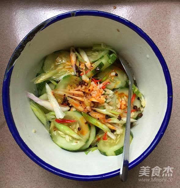  『青瓜』用它代替晚餐，闺蜜连吃3周，腰肢苗条脸白嫩显年轻，衣服穿S码