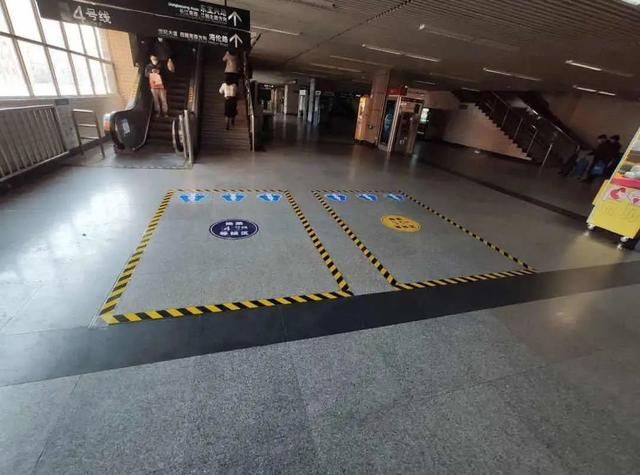 『车站』缓解大客流!上海地铁站增设第三站台,乘客候车的正确打开方式来了