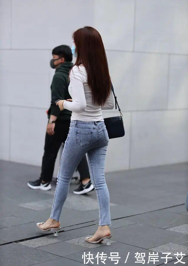 时髦|牛仔裤不能乱穿,一不小心穿成“五大三粗”,跟着穿显瘦又时髦!