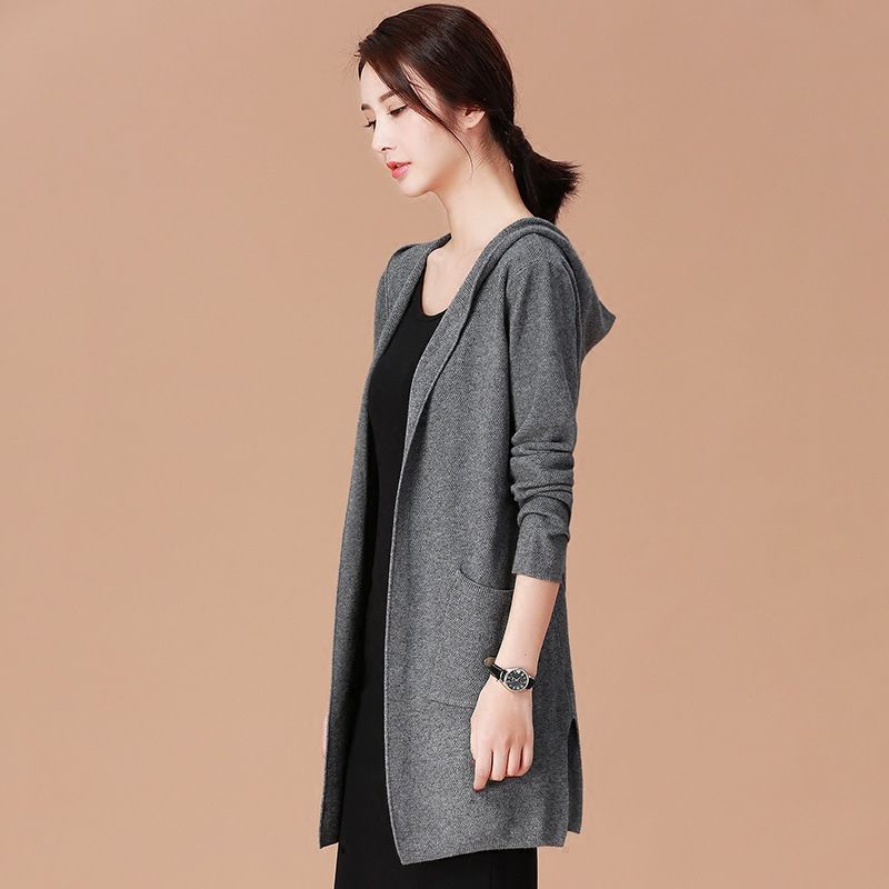 别傻傻买羽绒服，贵得要死!现流行这十款风衣，洋气又保暖