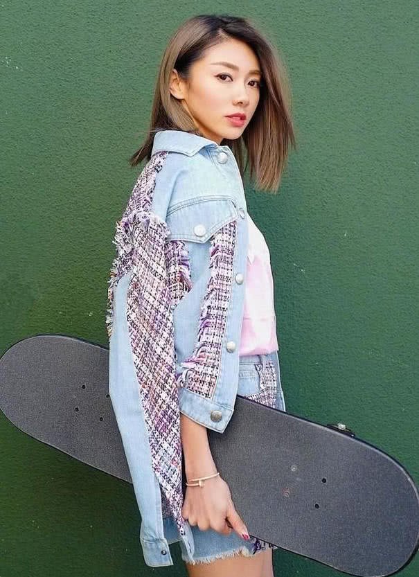 程晓玥胆真肥，短裤短到尽头还敢穿，把机场当秀场