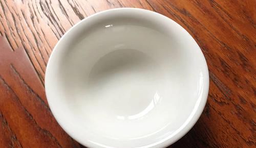 『方法』做荷包蛋，不要直接下锅煮，大厨教你2招，鸡蛋圆润好看还不散花