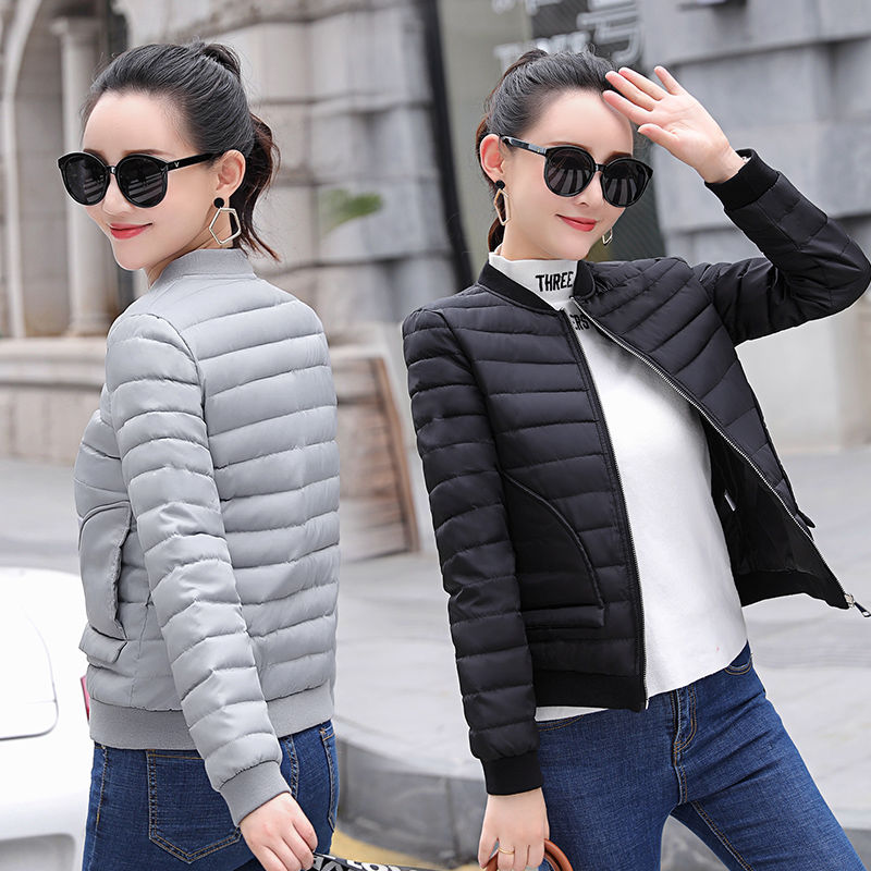 别再傻傻买羽绒服了，老土还显胖，今年流行穿棉服，不贵还显瘦嫩