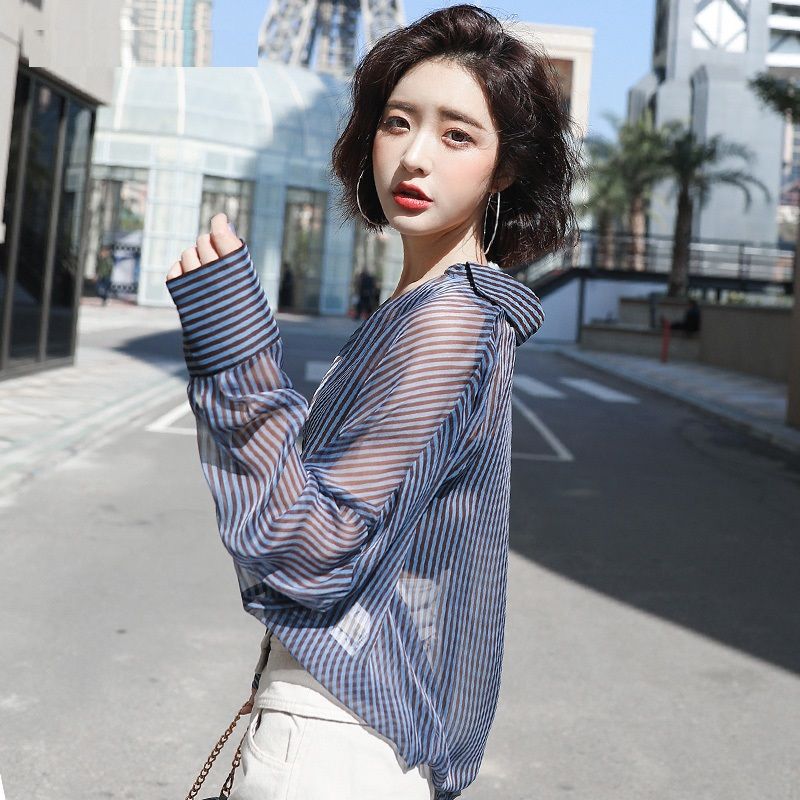 今夏爆火的“勾魂衫”，若隐若现显瘦显嫩，性感有女人味忒迷人