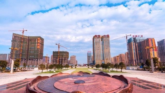 江西11地市GDP排行榜：南昌5000亿，赣州2500亿，九江2407亿