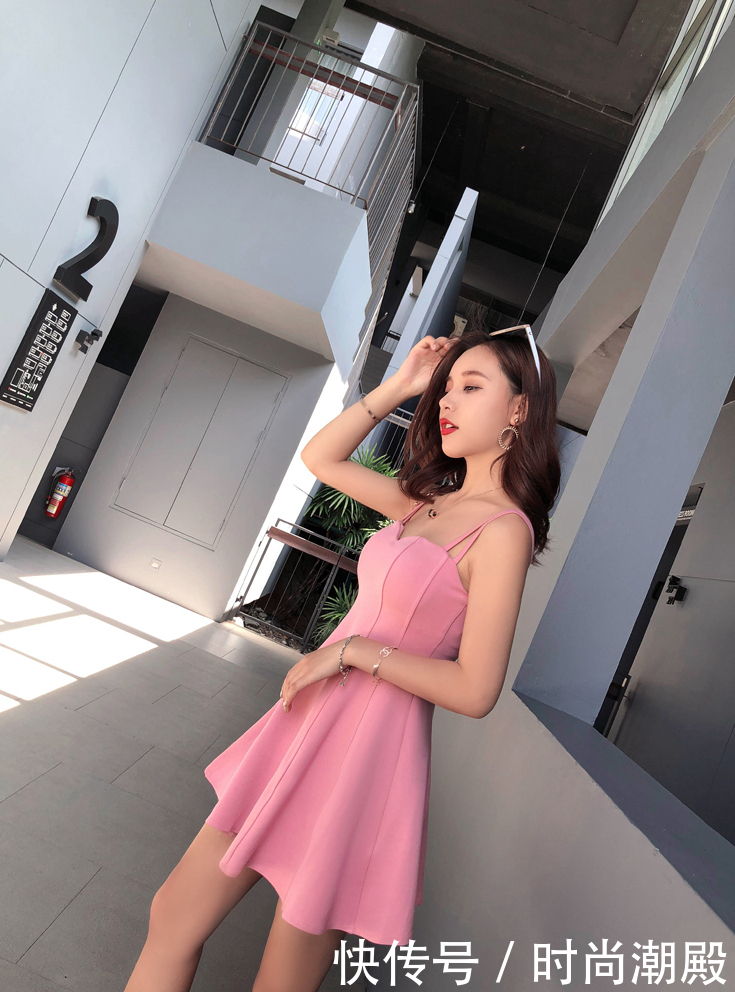 舒适又时尚的连衣裙,展现你的完美身材,成熟女人味十足