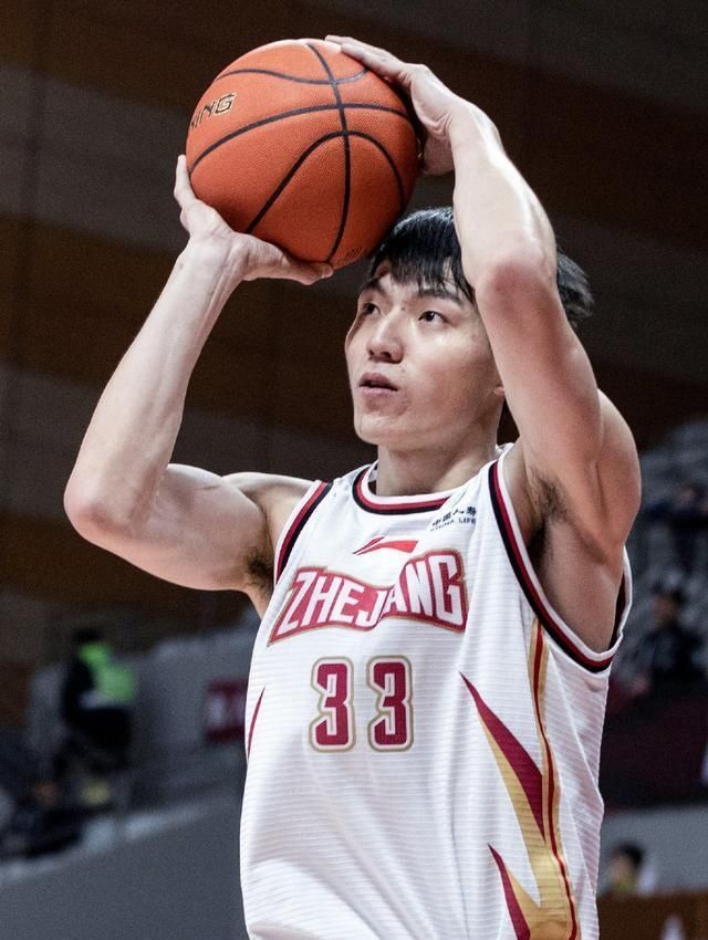 「模式」郭艾伦vs吴前！对比国产得分后卫的攻筐和跳投模式