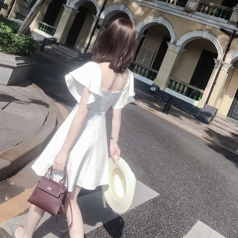 丰满女人“露”点才好看,看看这些“流氓裙”,性感妩媚谁不着迷