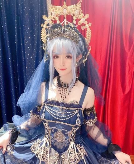 『lo』lo娘穿3万6裙子秀身材,却被漫迷“警告”,谁注意她的腋窝?