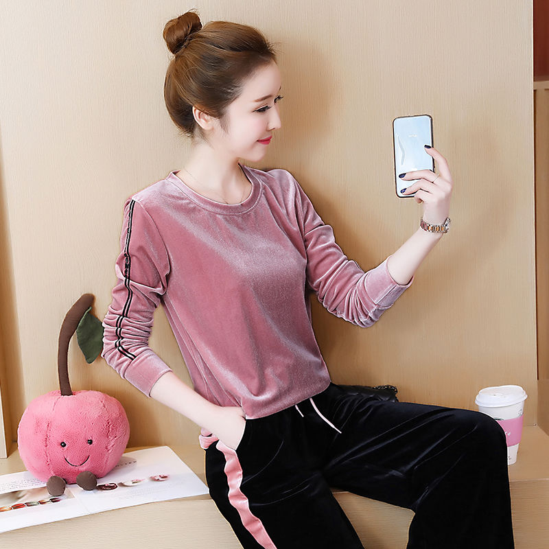 女人再懒，也别穿打底裤出门!秋天流行这样的休闲装，优雅又大方