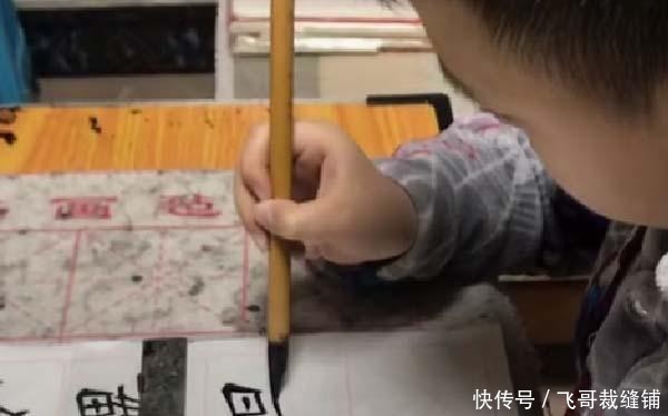  『劲练』7岁孩子写得一手精妙绝伦的柳楷，笔法劲练，让书法家们汗颜