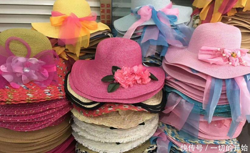 来吐槽一波,旅游途中都买过哪些“奇葩”的纪念品?