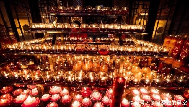 每年中元节数万人涌向广西这座小山城，只为了见证人间银河的盛景