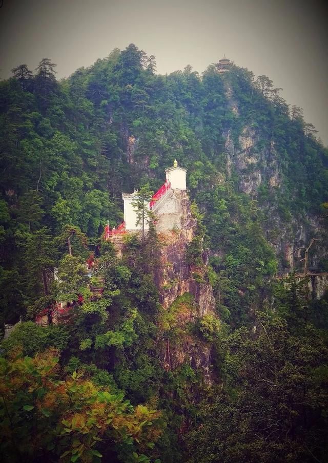 这是中国最险的6大寺庙，第4座无人登顶