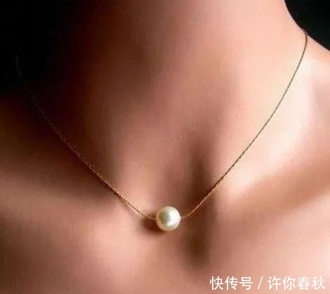 「条珍珠项链」简直不要太好看,珍珠项链时下最流行的几种佩戴方式都在这了