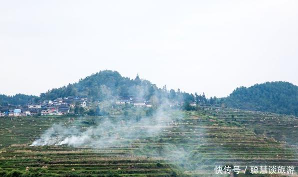 万达花15亿在贵州大山里建了一座小镇，不要门票，人却越来越少