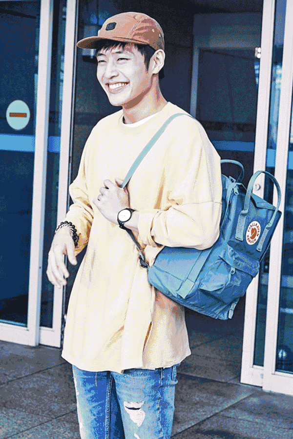 中秋国庆要出行?快来买这个风靡全球40年的双肩包，超轻、能装、