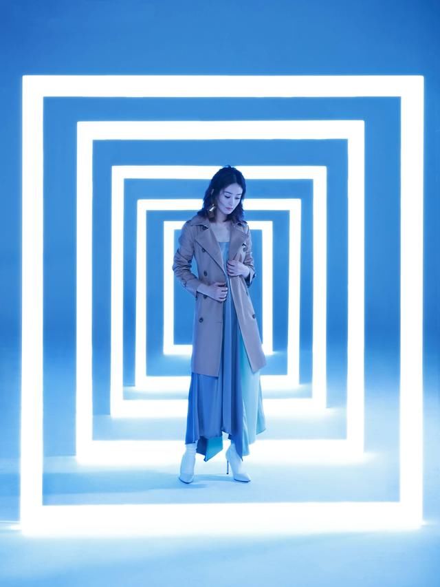 赵丽颖终于开窍?拍时尚大片霸气又冷艳，终于不再走傻白甜路线了