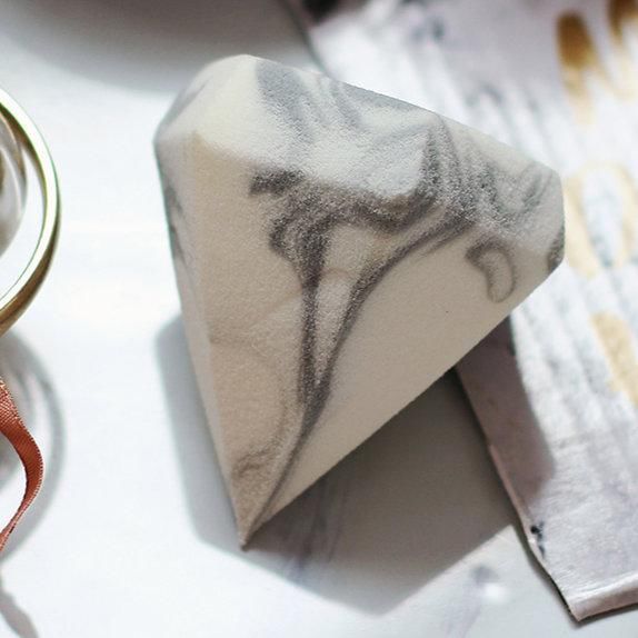 这11款秋季网红上妆工具,粉底刷、美妆蛋和粉扑,你最喜欢那一款