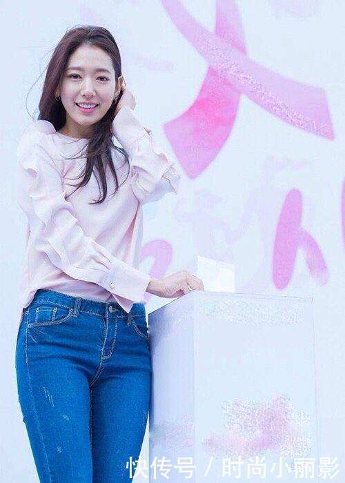 时尚穿搭：紧身裤洋气更美腻，勾勒出你婀娜多姿的曲线！