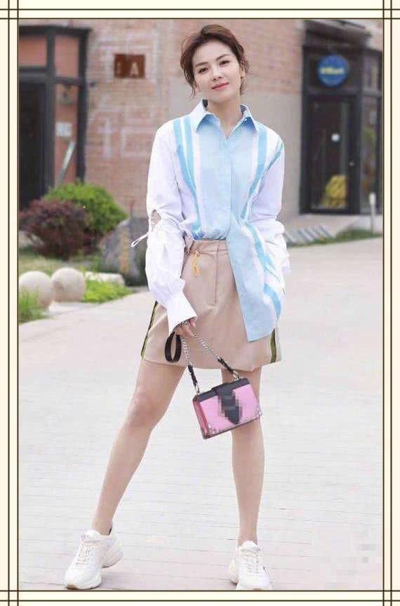 刘涛胆真肥，直接穿睡衣出席活动，网友：真想拿个熨斗给她烫平！