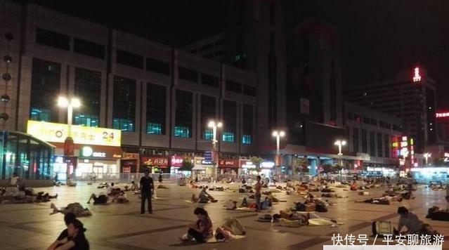 为何火车站旁边的宾馆都会有足浴店，真实原因说出来你可能不相信