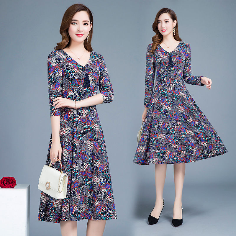 谁说高贵一定穿旗袍?大错特错!下面新款秋裙，能衬出你高贵气质