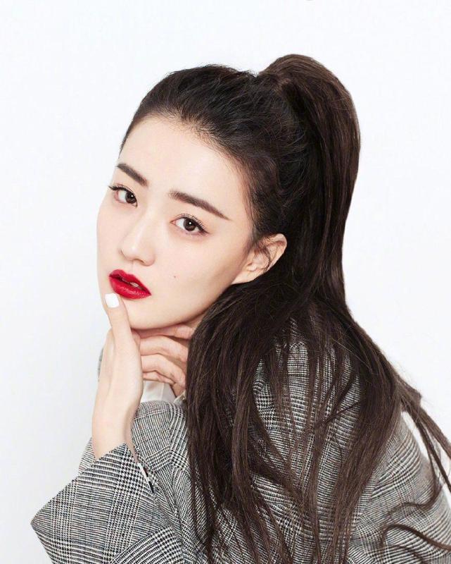 徐璐的迷人身材照，图二帅气十足，图六让我移不开眼睛