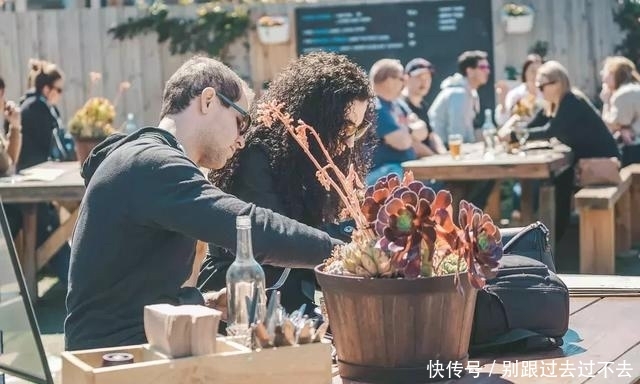 上一秒海水下一秒森林，最美的海滨公路，竟是为纪念一战而建