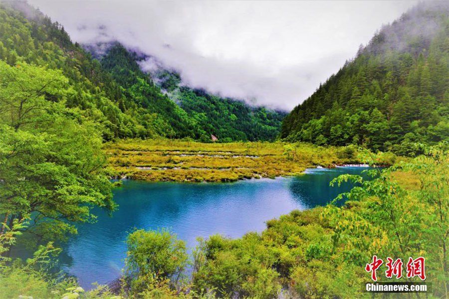 震后一年 九寨沟风光美丽依旧